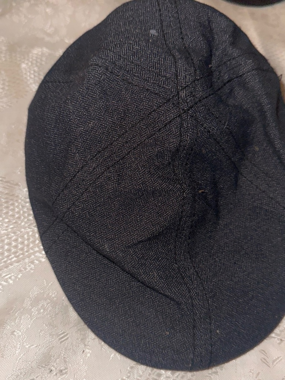 Lids Men's Black Flat Cap — Textured Six-Panel Style